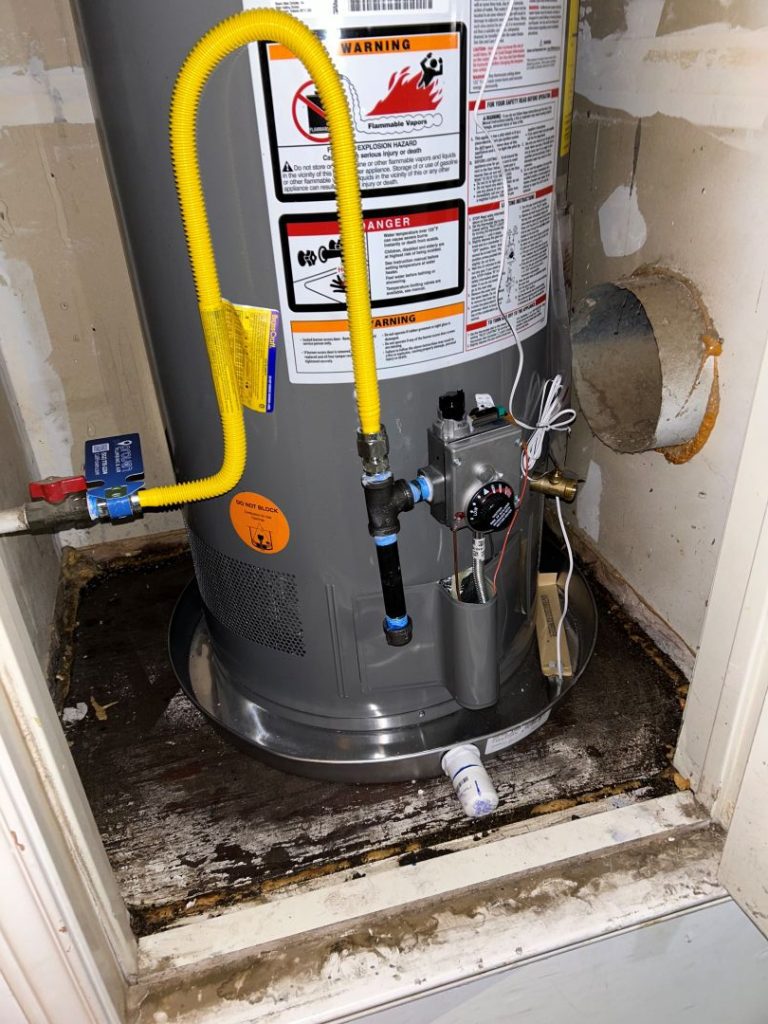 Water damage caused by water heater leak in Austin, TX